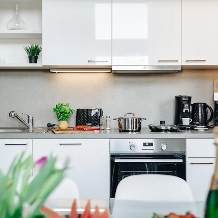 דירה Modern Loft With Airhokey In Centre