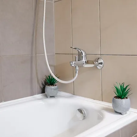 דירה Modern Loft With Airhokey In Centre פראג